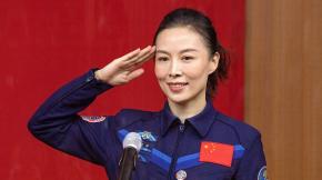 Por primera vez, una mujer china realiza una caminata espacial Por primera vez, una mujer china realiza una caminata espacial