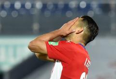 "Autoderrotados": Prensa paraguaya carga contra Antony Silva tras partido contra Chile "Autoderrotados": Prensa paraguaya carga contra Antony Silva tras partido contra Chile