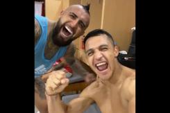 Al ritmo de Marcianeke y pillados por la tecnología: así celebró La Roja tras vencer a Paraguay Al ritmo de Marcianeke y pillados por la tecnología: así celebró La Roja tras vencer a Paraguay