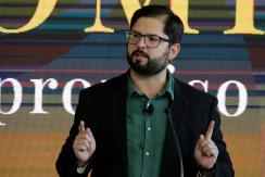 Boric recalcó que "jamás ha acosado a nadie" y aseguró estar disponible para investigación