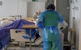 Chile reporta 2.377 casos nuevos de COVID-19: cifra total de muertos sobrepasó los 38 mil este lunes Chile reporta 2.377 casos nuevos de COVID-19: cifra total de muertos sobrepasó los 38 mil este lunes