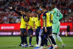 Así fue la tremenda patada que provocó la expulsión con roja directa de Arturo Vidal ante Ecuador Así fue la tremenda patada que provocó la expulsión con roja directa de Arturo Vidal ante Ecuador