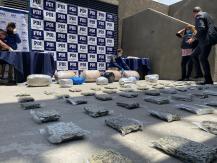 PDI detiene a ciudadanos venezolanos por incautación de más de 134 kilos de droga PDI detiene a ciudadanos venezolanos por incautación de más de 134 kilos de droga
