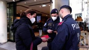 [VIDEO] Dramático aumento de muertes por COVID-19: Europa comienza a encerrar a los no vacunados