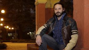 Periodista Rafael Cavada sufrió accidente en motocicleta en Ñuñoa: Chocó contra un vehículo menor Periodista Rafael Cavada sufrió accidente en motocicleta en Ñuñoa: Chocó contra un vehículo menor