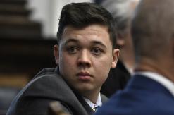 Joven que mató a dos personas en protesta antirracista cuando tenía 17 años es declarado no culpable Joven que mató a dos personas en protesta antirracista cuando tenía 17 años es declarado no culpable