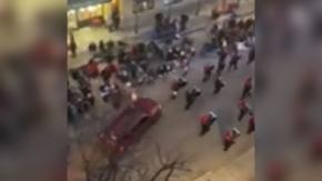 Varias personas quedan heridas luego que camioneta embistiera contra desfile de navidad en EE.UU. Varias personas quedan heridas luego que camioneta embistiera contra desfile de navidad en EE.UU.