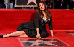 Salma Hayek recibe su estrella en el Paseo de la Fama en Hollywood Salma Hayek recibe su estrella en el Paseo de la Fama en Hollywood