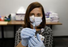 ¿Ha transformado la pandemia el sector farmacéutico? No tanto, dicen los expertos ¿Ha transformado la pandemia el sector farmacéutico? No tanto, dicen los expertos