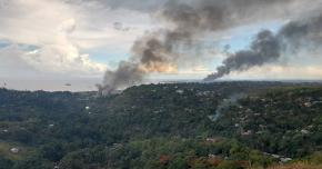 Edificios incendiados en protestas antigobierno en Islas Salomón Edificios incendiados en protestas antigobierno en Islas Salomón
