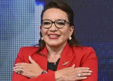 Izquierdista Xiomara Castro reivindica victoria en Honduras, mientras se cuentan votos Izquierdista Xiomara Castro reivindica victoria en Honduras, mientras se cuentan votos