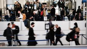 La OMS desaconseja viajar por variante ómicron pero considera inútil prohibirlo La OMS desaconseja viajar por variante ómicron pero considera inútil prohibirlo