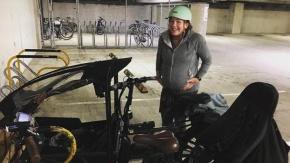 Parlamentaria de Nueva Zelanda llega en bicicleta al hospital para dar a luz a su bebé Parlamentaria de Nueva Zelanda llega en bicicleta al hospital para dar a luz a su bebé