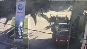 [VIDEO] Un muerto y un herido: Detectives balean a delincuentes que asaltaban a mujeres