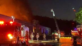 Posible robo frustrado provoca gigantesco incendio en bodegas de San Bernardo Posible robo frustrado provoca gigantesco incendio en bodegas de San Bernardo