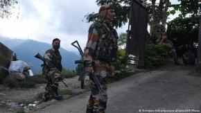 Tropas indias matan a varios civiles por error Tropas indias matan a varios civiles por error