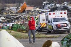 Estiman en más de 70 los muertos por los tornados en Kentucky Estiman en más de 70 los muertos por los tornados en Kentucky