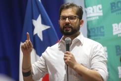 Joven que denunció por acoso a Boric asegura que conversó con candidato y este le pidió disculpas Joven que denunció por acoso a Boric asegura que conversó con candidato y este le pidió disculpas