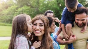 "Estoy rodeada de niños encantadores sin tener que dar a luz ni sufrir insomnio" "Estoy rodeada de niños encantadores sin tener que dar a luz ni sufrir insomnio"