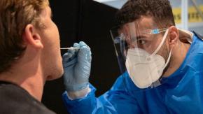Más casos pero menos hospitalizaciones: las conclusiones del mayor estudio sobre la variante Ómicron Más casos pero menos hospitalizaciones: las conclusiones del mayor estudio sobre la variante Ómicron