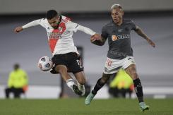 Hinchas de River alucinan con el nivel de Paulo Díaz: "El mejor chileno después de Salas" Hinchas de River alucinan con el nivel de Paulo Díaz: "El mejor chileno después de Salas"