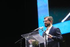 "Suma aruma": En qué lenguas habló Gabriel Boric en su primer discurso como presidente electo "Suma aruma": En qué lenguas habló Gabriel Boric en su primer discurso como presidente electo