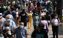 Chile reporta 981 casos de COVID-19 este miércoles: Hay 7.453 pacientes activos Chile reporta 981 casos de COVID-19 este miércoles: Hay 7.453 pacientes activos