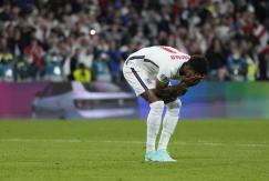 Reino Unido: Ley sancionará con 10 años sin ir al estadio a quienes hagan comentarios racistas Reino Unido: Ley sancionará con 10 años sin ir al estadio a quienes hagan comentarios racistas