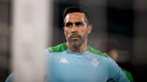 "En modo cuarentena": Bravo se ausentó de entrenamientos del Betis tras brote de COVID en el plantel "En modo cuarentena": Bravo se ausentó de entrenamientos del Betis tras brote de COVID en el plantel