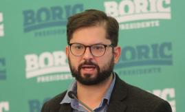 Boric sobre opción de vivir en La Moneda: "Hay que separar el lugar de trabajo de donde se duerme" Boric sobre opción de vivir en La Moneda: "Hay que separar el lugar de trabajo de donde se duerme"