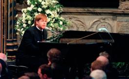 Documentos recién liberados dicen que realeza no quería que Elton John cantara en funeral de Diana Documentos recién liberados dicen que realeza no quería que Elton John cantara en funeral de Diana