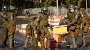Apicultores protestaron bloqueando la Alameda con cajas con abejas Apicultores protestaron bloqueando la Alameda con cajas con abejas