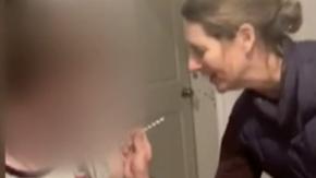 Covid: la profesora arrestada por vacunar a un estudiante de 17 años en Estados Unidos Covid: la profesora arrestada por vacunar a un estudiante de 17 años en Estados Unidos