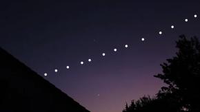 VIDEO: La explicación de las extrañas luces en el cielo que sorprendieron en redes sociales VIDEO: La explicación de las extrañas luces en el cielo que sorprendieron en redes sociales