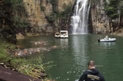 Suben a diez los muertos por derrumbe de roca que aplastó a lanchas con turistas en Brasil Suben a diez los muertos por derrumbe de roca que aplastó a lanchas con turistas en Brasil