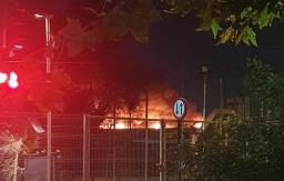 Incendio consumió bodegas en San Joaquín: 200 bomberos de 14 compañías trabajaron en el lugar Incendio consumió bodegas en San Joaquín: 200 bomberos de 14 compañías trabajaron en el lugar