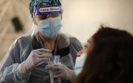 Chile registra 4.847 nuevos casos de COVID-19: cifra de activos alcanzó los 27 mil este miércoles Chile registra 4.847 nuevos casos de COVID-19: cifra de activos alcanzó los 27 mil este miércoles