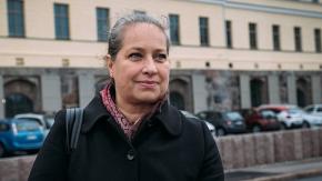 La maestra finlandesa que daba clases en secreto a niños detenidos en campamentos de Estado Islámico La maestra finlandesa que daba clases en secreto a niños detenidos en campamentos de Estado Islámico