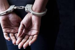 Una mujer de 74 años es liberada tras pasar 27 años en la cárcel por un crimen que no cometió Una mujer de 74 años es liberada tras pasar 27 años en la cárcel por un crimen que no cometió