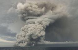Expertos descartan nueva erupción de volcán submarino en Tonga Expertos descartan nueva erupción de volcán submarino en Tonga