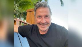 "Busca ayuda": Ricardo Montaner estalló con psicóloga que lo criticó por besar a su hijo en la boca