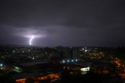 Emiten alerta meteorológica por tormentas eléctricas en seis regiones del país Emiten alerta meteorológica por tormentas eléctricas en seis regiones del país