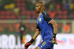 De lateral a arquero: las increíbles atajadas del defensa que jugó al arco en la Copa Africana De lateral a arquero: las increíbles atajadas del defensa que jugó al arco en la Copa Africana