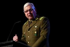 General de Carabineros llama a funcionarios agredidos en Iquique a querellarse contra responsables General de Carabineros llama a funcionarios agredidos en Iquique a querellarse contra responsables