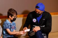 "Cuando sea grande quiero ser como él": Sebastián cumplió sueño de entregarle carta a Claudio Bravo "Cuando sea grande quiero ser como él": Sebastián cumplió sueño de entregarle carta a Claudio Bravo