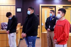 Hermanos asesinan a golpes a su padrastro por abusar de su hermana de 9 años Hermanos asesinan a golpes a su padrastro por abusar de su hermana de 9 años