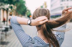 Mujer muere luego de que se enredara su pelo en una maquina durante una entrevista de trabajo Mujer muere luego de que se enredara su pelo en una maquina durante una entrevista de trabajo