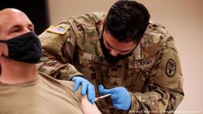 Una "supervacuna" del Ejército de EE.UU. podría combatir todas las variantes del COVID-19