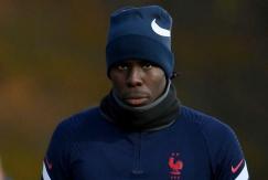 Futbolista francés Kurt Zouma fue grabado maltratando a su propio gato: revisa las fuertes imágenes Futbolista francés Kurt Zouma fue grabado maltratando a su propio gato: revisa las fuertes imágenes