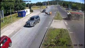 Dos camiones protagonizan impactante choque frontal en ruta de Villarrica: uno transportaba caballos Dos camiones protagonizan impactante choque frontal en ruta de Villarrica: uno transportaba caballos